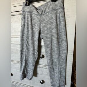 Danskin Cropped Workout Leggings M